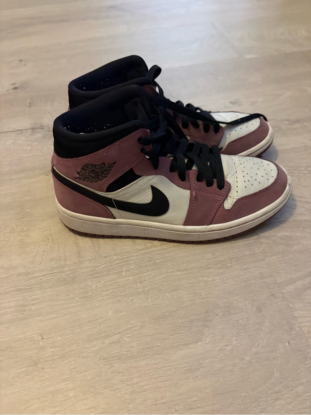 Nike Air Jordan 1 Mid SE Light Mulberry